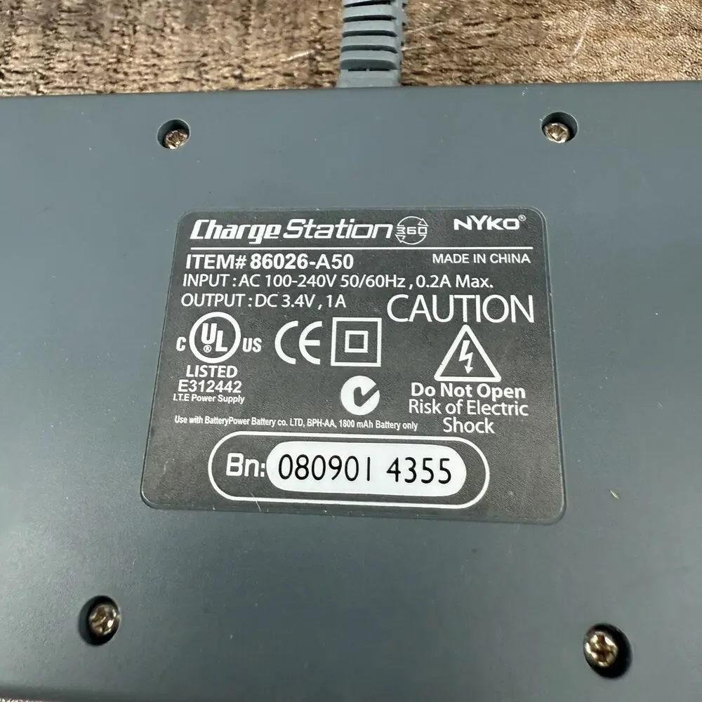 Nyko Charge Station Xbox 360 For Wireless Controllers Two Packs As Is